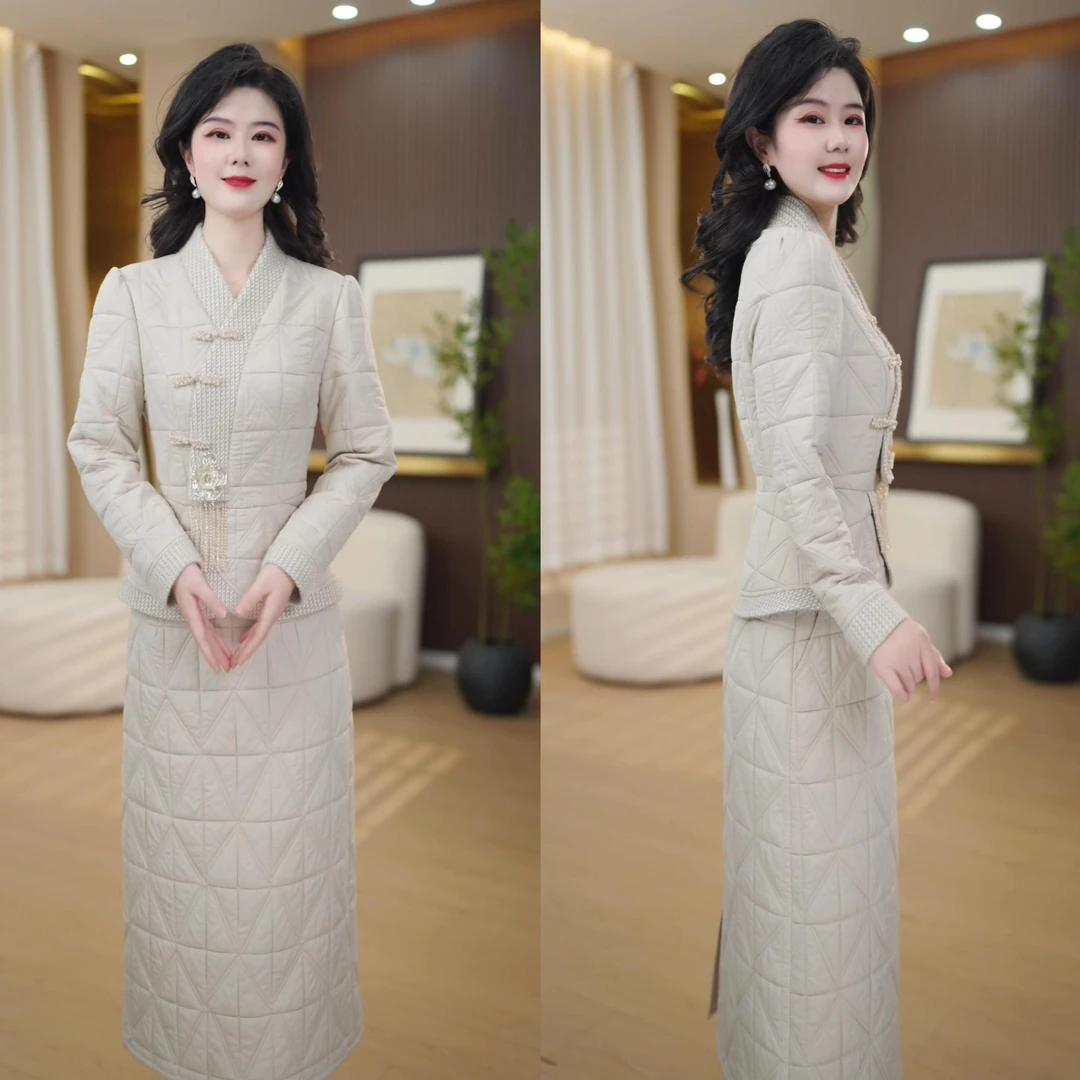 丹思俪2025冬季新款时尚遮肉显瘦加厚保暖气质百搭两件套9025