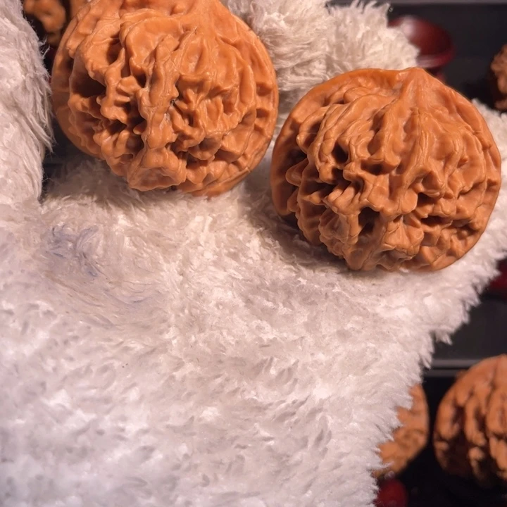 文玩核桃吊坠46官帽