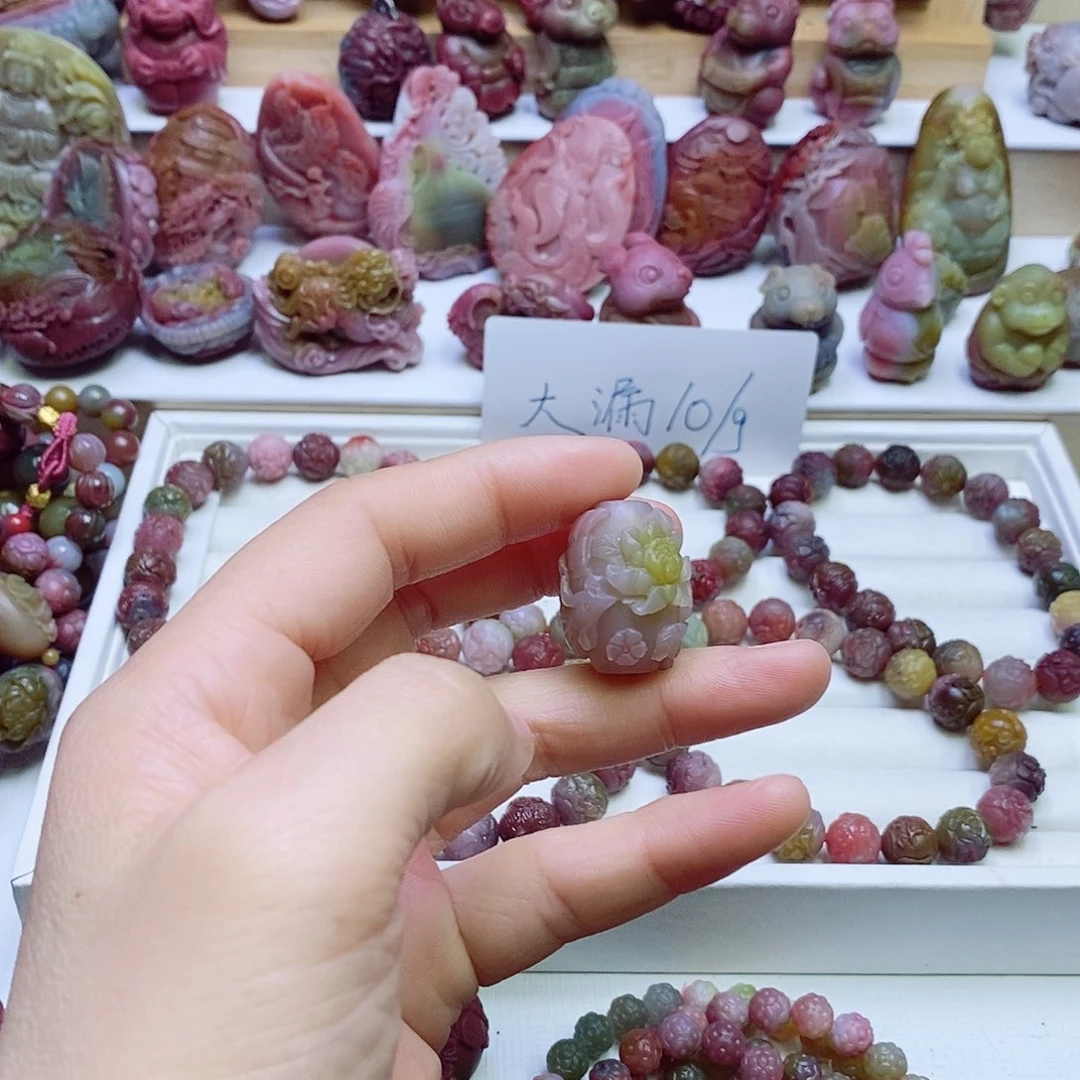 玛瑙/玉髓盐源玛瑙吊坠未镶嵌