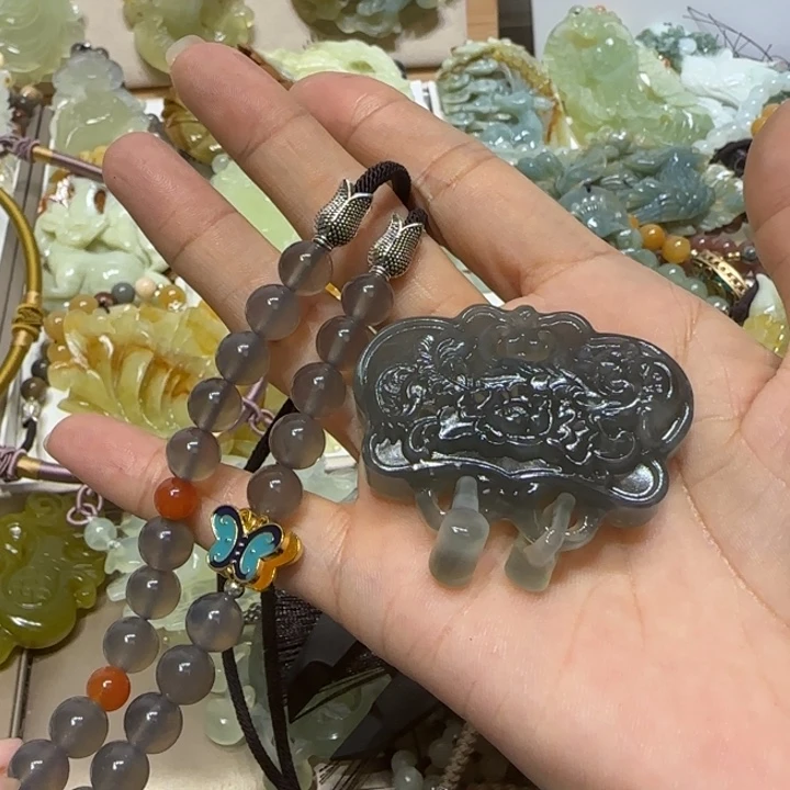 蛇纹石玉吊坠未镶嵌东**程