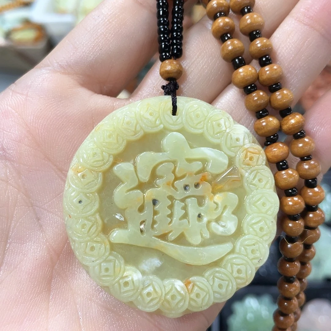 蛇纹石玉颈饰未镶嵌
