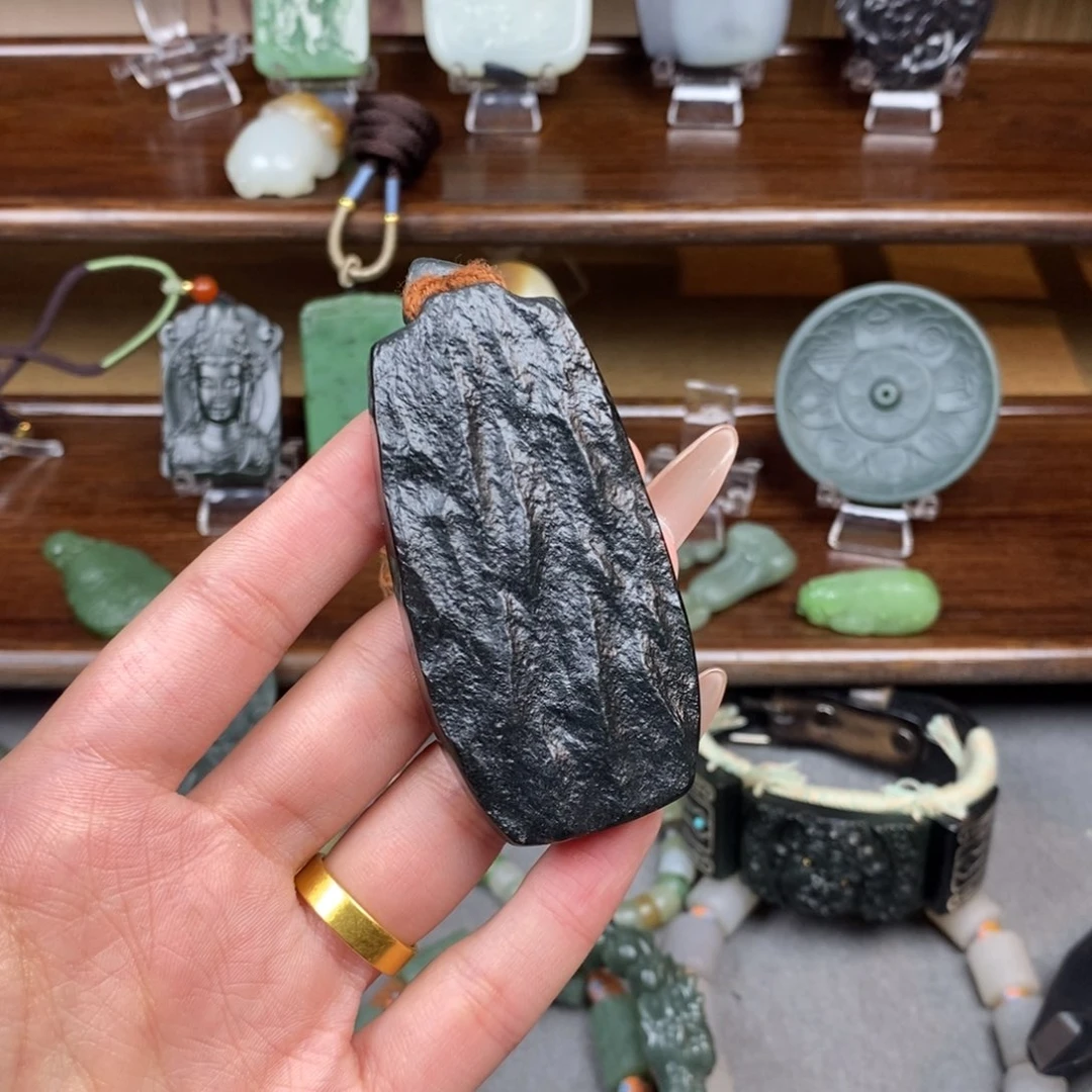 和田玉颈饰未镶嵌立***^