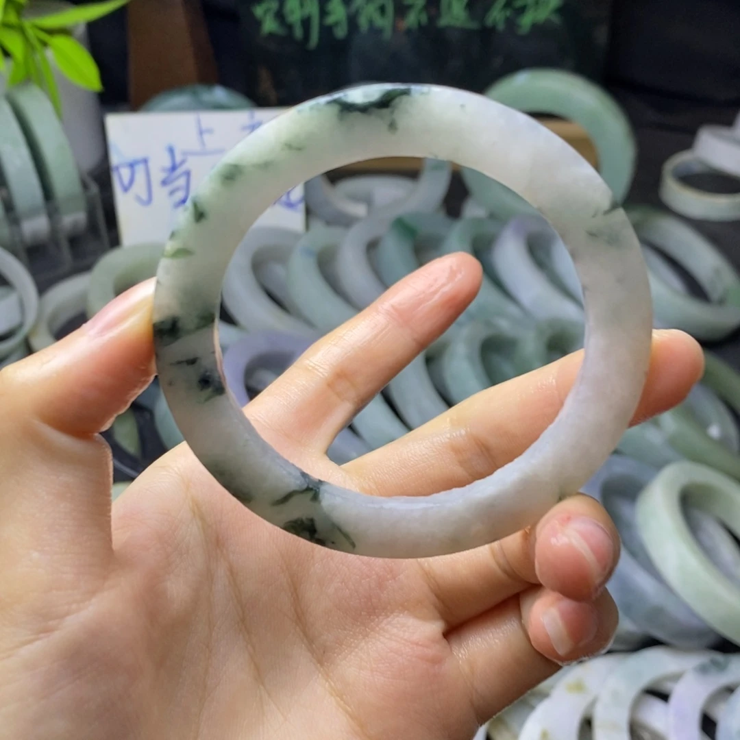 定制翡翠未镶嵌手镯
