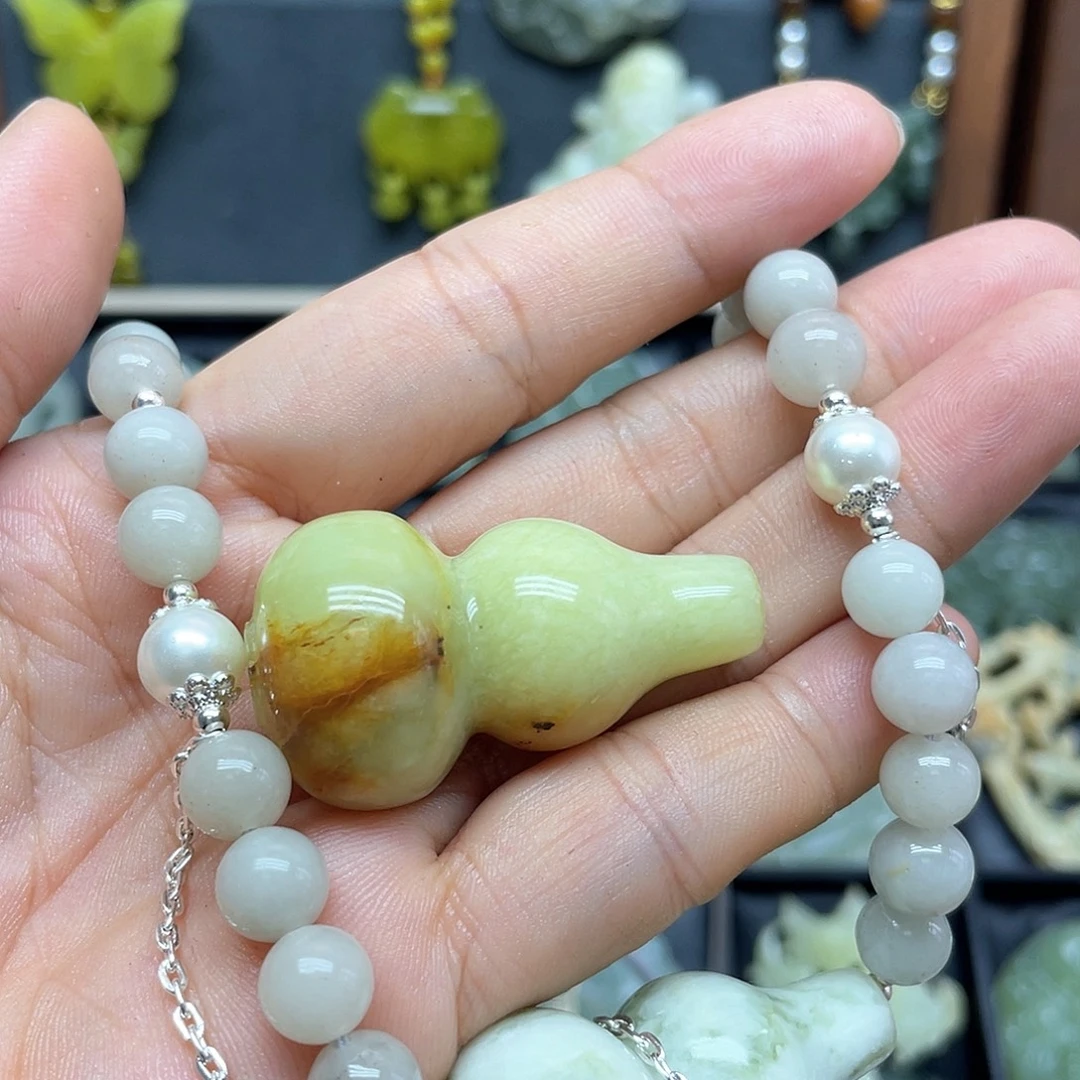 未镶嵌蛇纹石玉颈饰