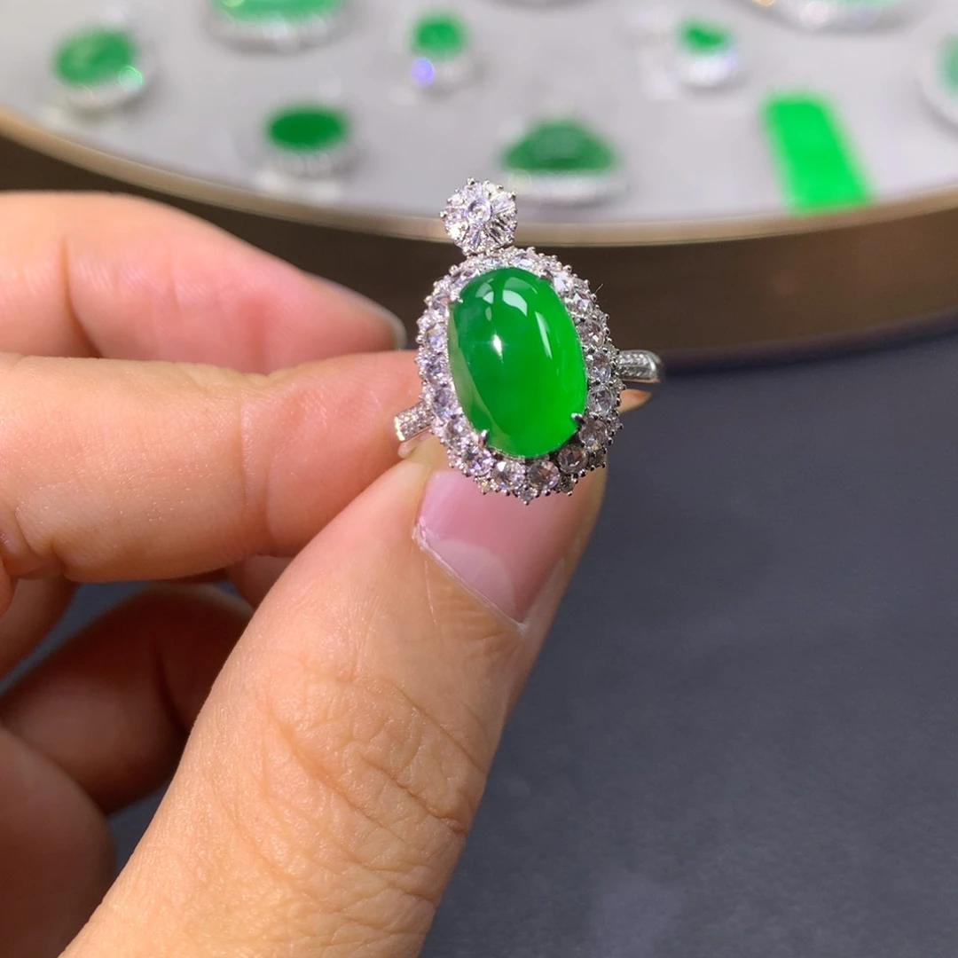 翡翠戒指18K金镶嵌翡翠