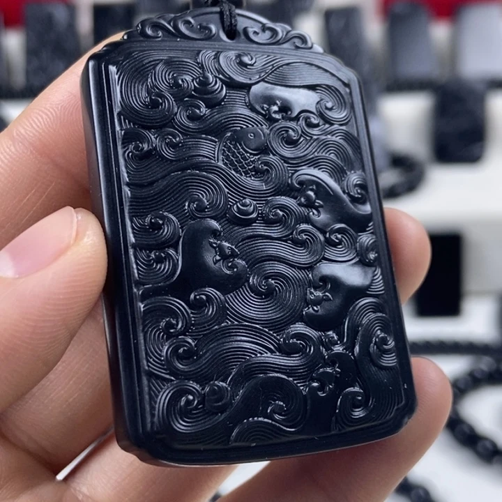 和田玉（墨玉）未镶嵌颈饰五福鲤鱼