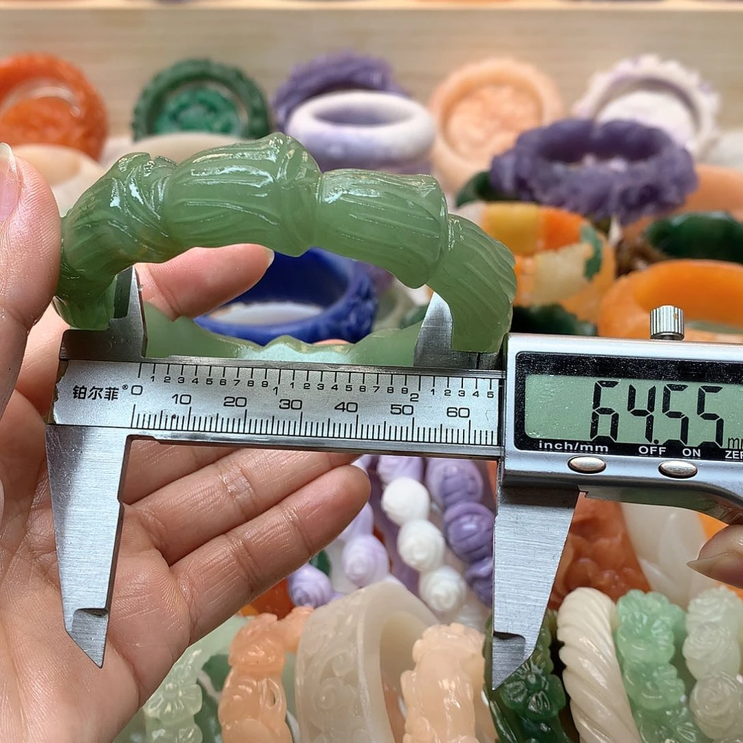 未镶嵌手镯石英质玉