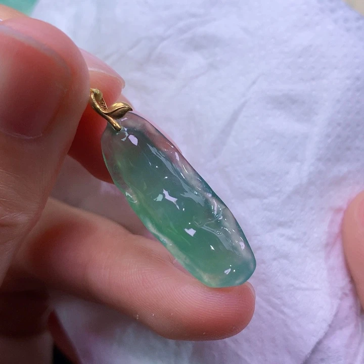 翡翠未镶嵌吊坠(不含链) 8046