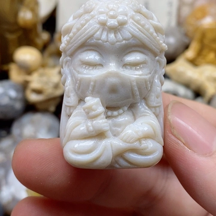颈饰未镶嵌硅化珊瑚（珊瑚玉）