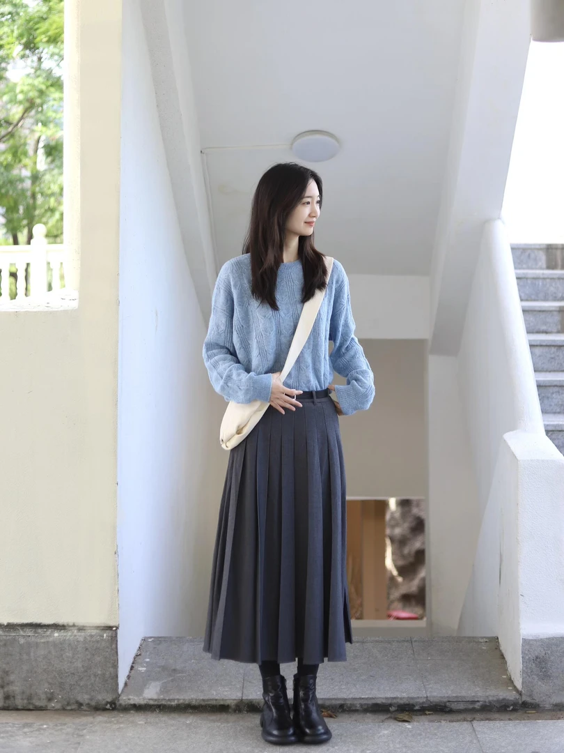 【夏夜细语】韩系温柔风高级感气质蓝色针织上衣毛衣灰色百褶半裙