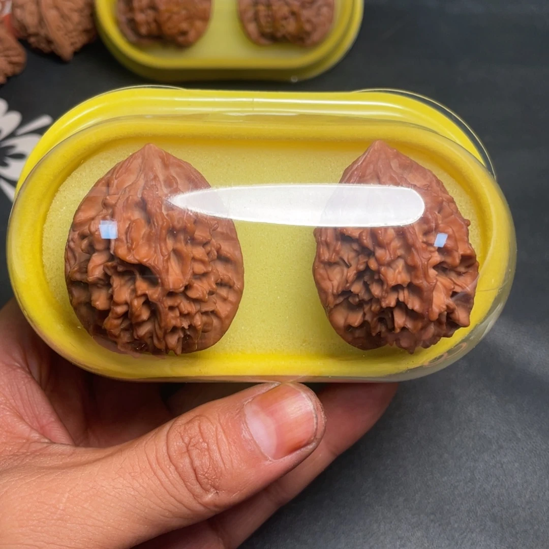 k***生吊坠文玩核桃野生文玩核桃鸡心