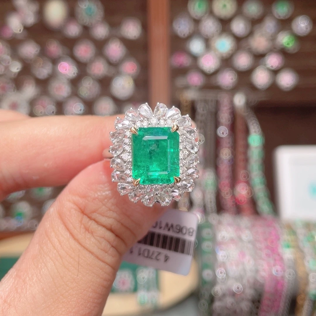 18K金镶嵌戒指祖母绿4.27ct 两用