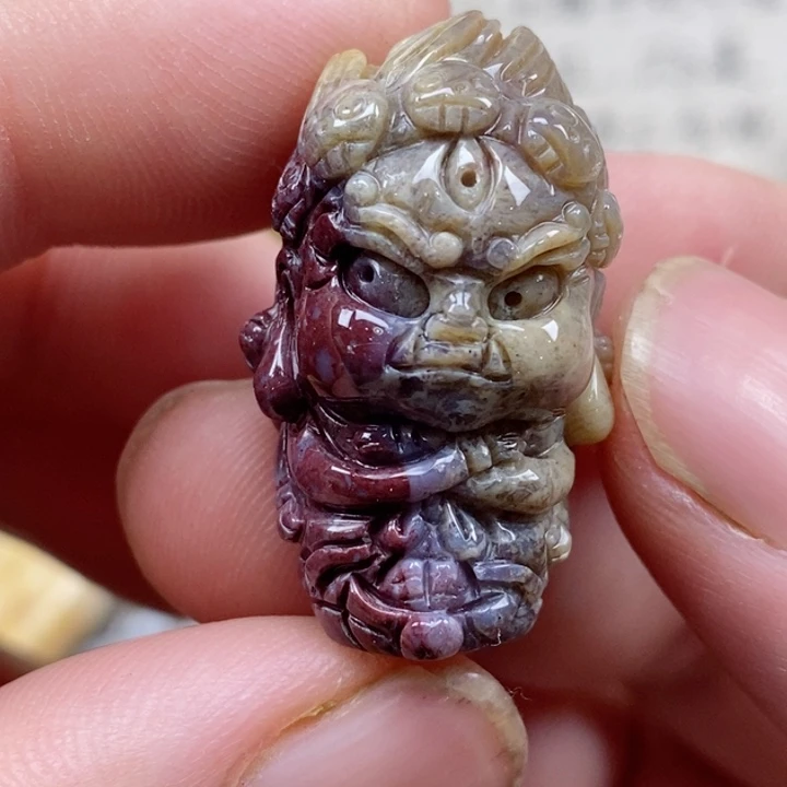 颈饰未镶嵌硅化珊瑚（珊瑚玉）