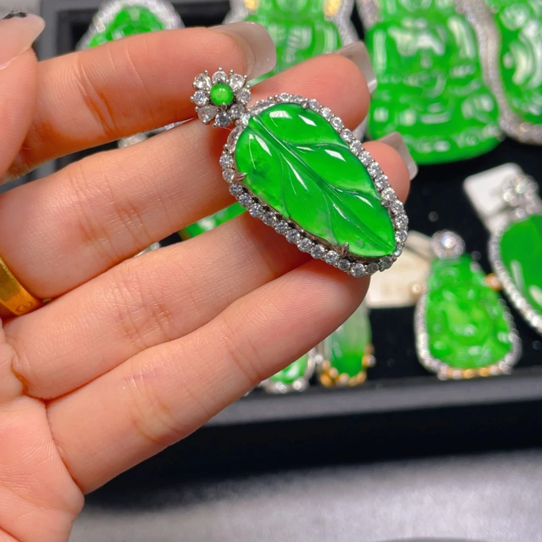 翡翠未镶嵌吊坠(不含链)