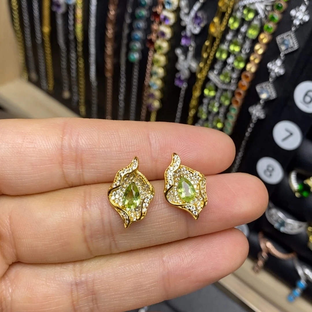 耳饰橄榄石银S925镶嵌