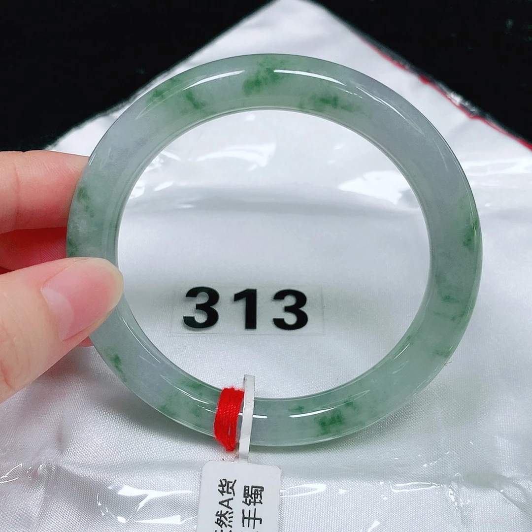 未镶嵌手镯（圆镯）翡翠
