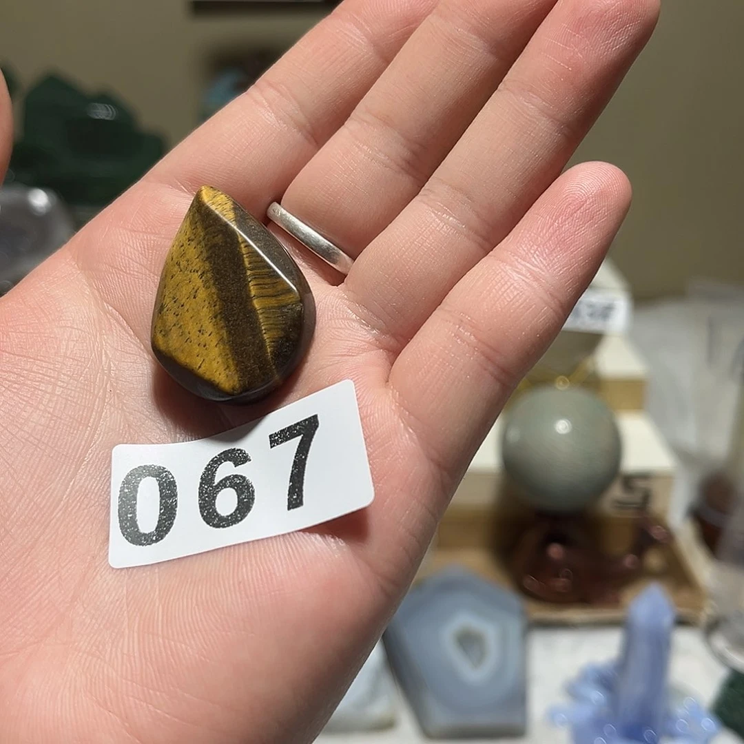 未镶嵌水晶大型摆件（非配饰）