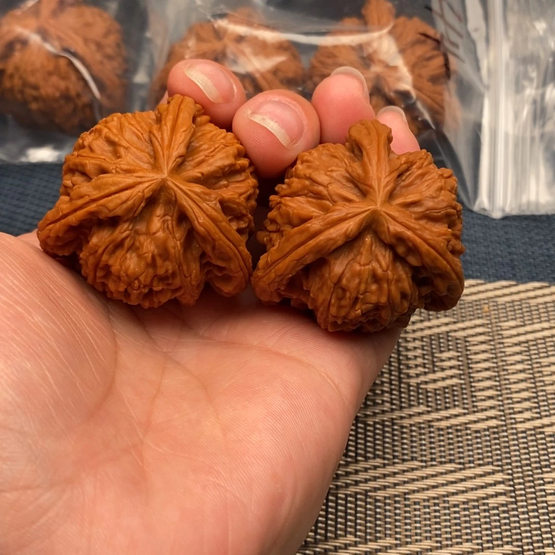 এ***༊吊坠文玩核桃三棱