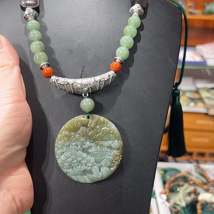 颈饰未镶嵌和田玉