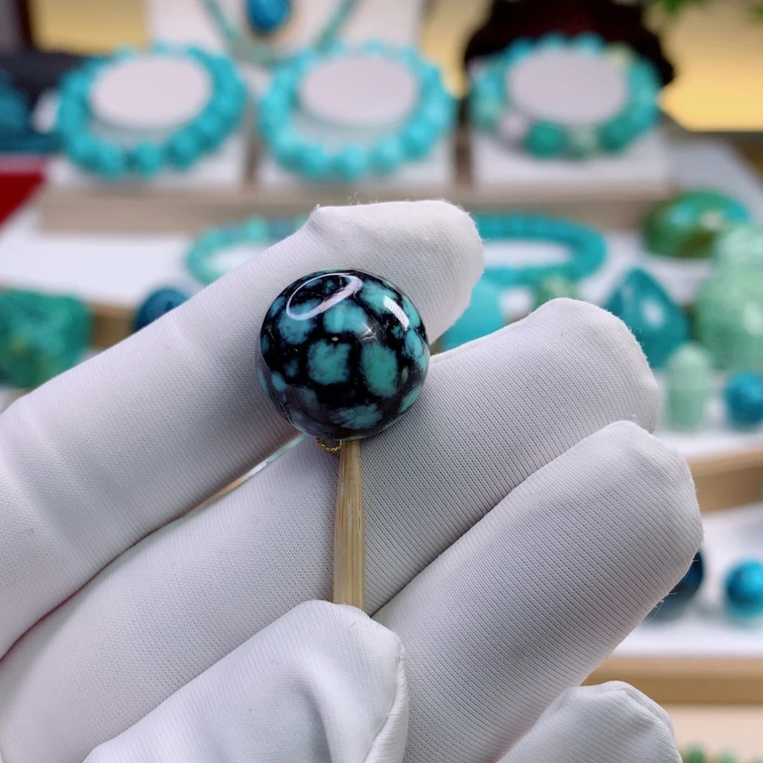 未镶嵌绿松石颈饰