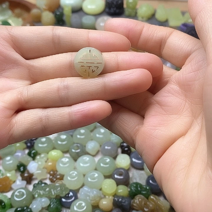 未镶嵌和田玉挂件镂空