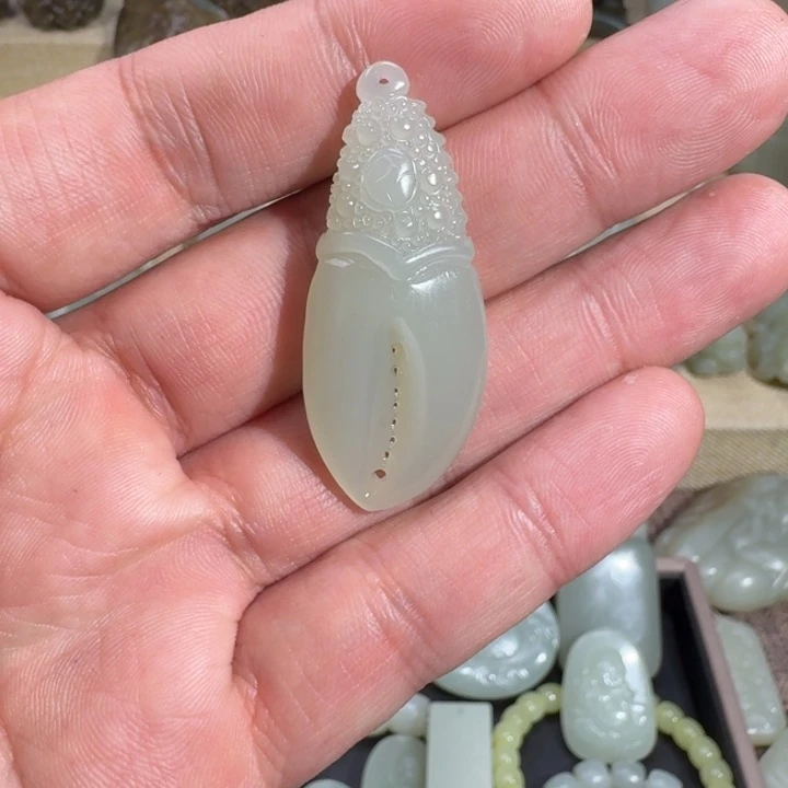 和田玉颈饰未镶嵌