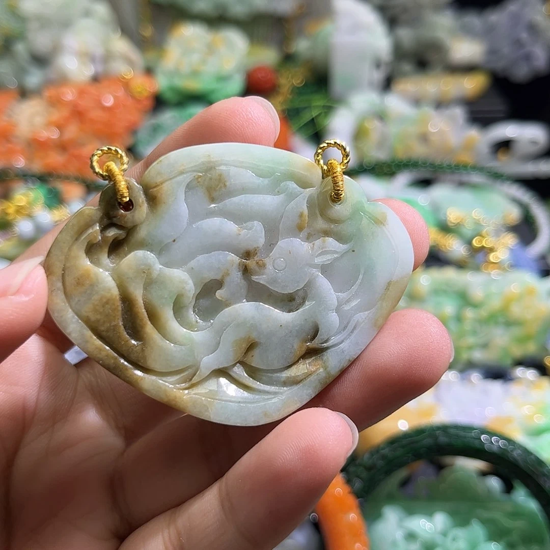 翡翠未镶嵌颈饰待编织