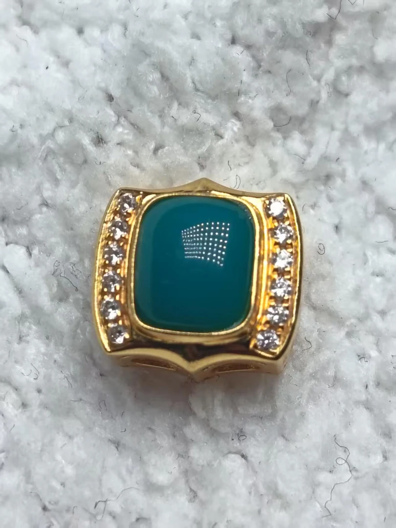 原矿绿松石无胶无裂毕业色镶嵌18k镶钻