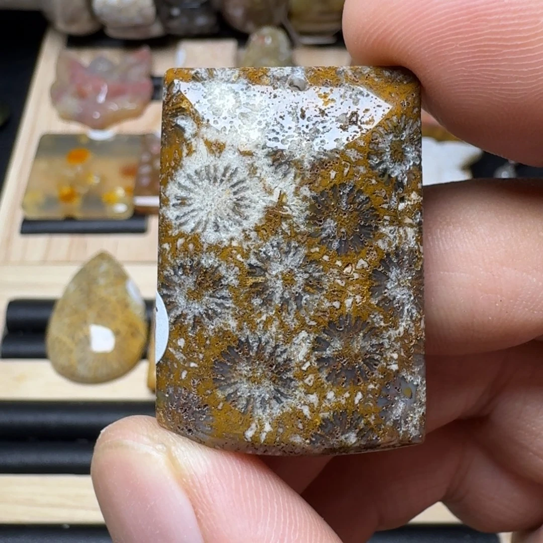硅化玉未镶嵌纯天然色有机玉石保真色