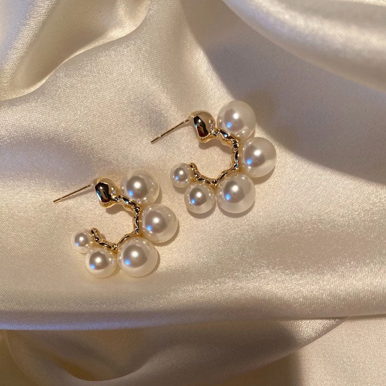 铜合金仿珍珠耳饰 【享漫】法式轻奢宫廷气质c形渐变珠小众耳环