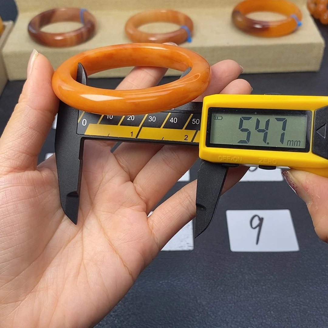 未镶嵌石英质玉（黄龙玉）手镯118号