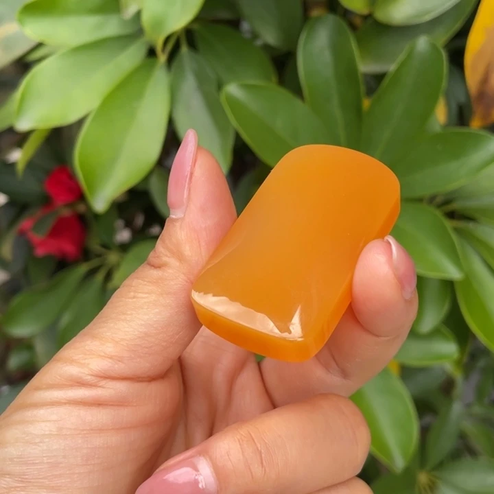 未镶嵌石英质玉（黄龙玉）挂件