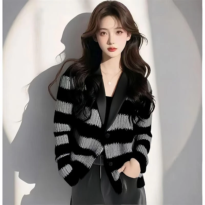 高级感条纹毛衣外套女2025年春秋季新款气质减龄休闲针织开衫上衣