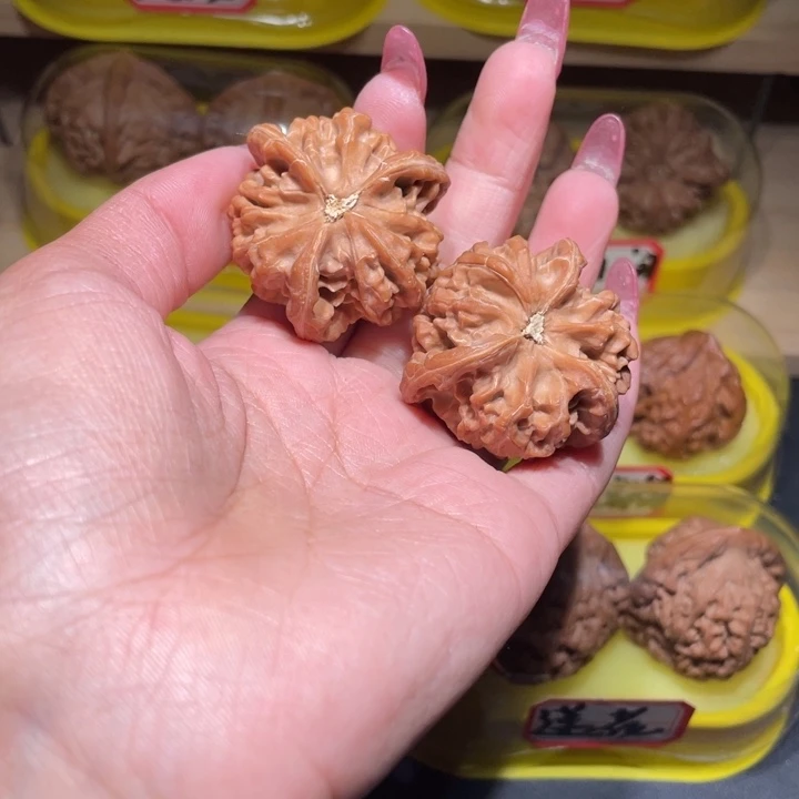 ➽***文玩核桃吊坠四棱