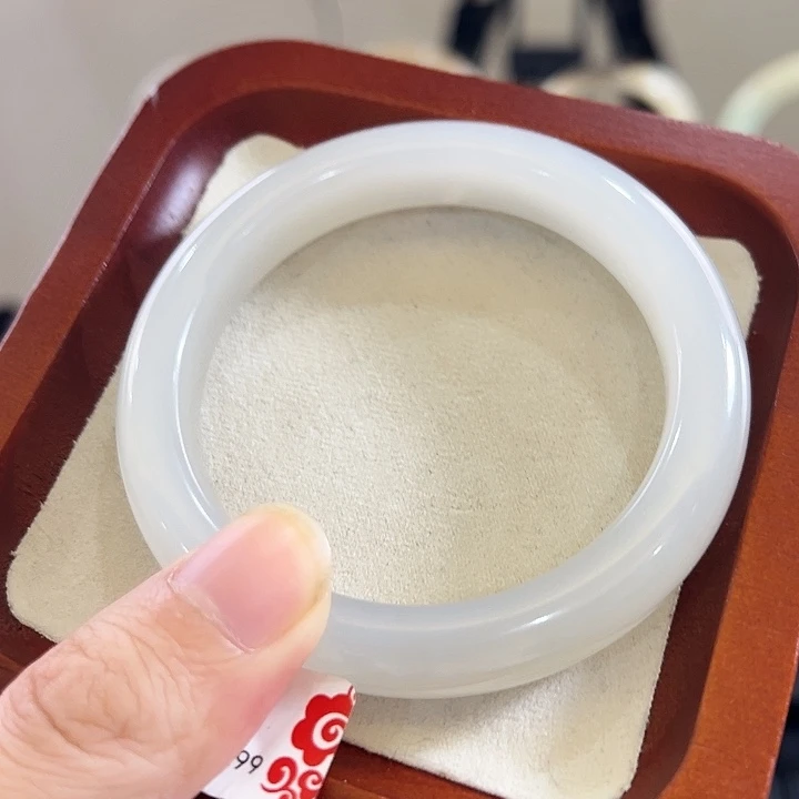 和田玉未镶嵌手镯56