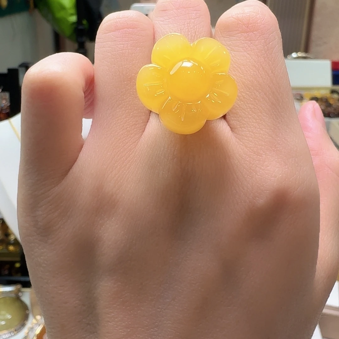 琥珀未镶嵌颈饰戒指