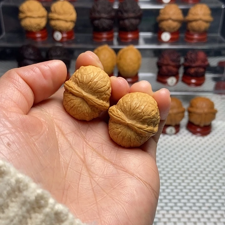 文玩核桃把件29粗筋小钢炮