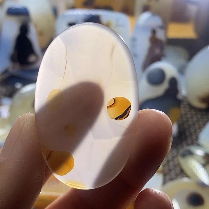未镶嵌颈饰玛瑙/玉髓啊*