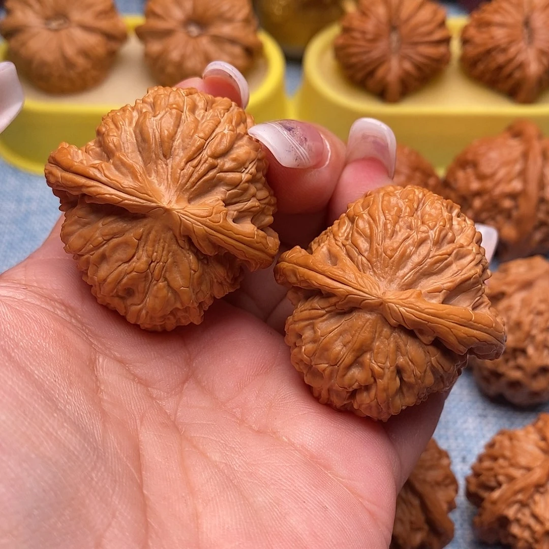 文玩核桃把件精品白狮子42尺