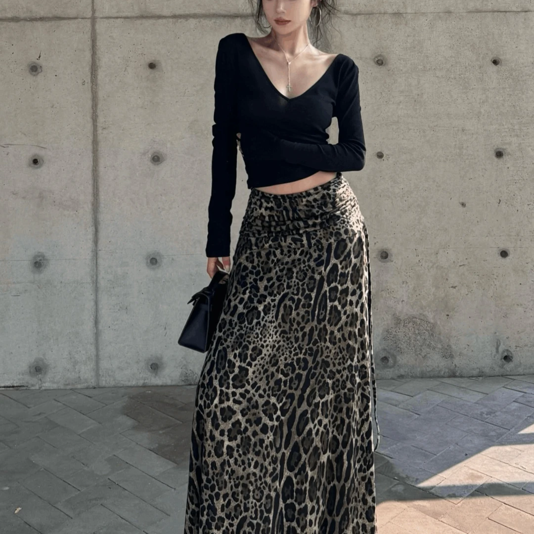 E25秋季气质套装女黑色V领露背长袖T恤早秋褶皱豹纹鱼尾裙两件套