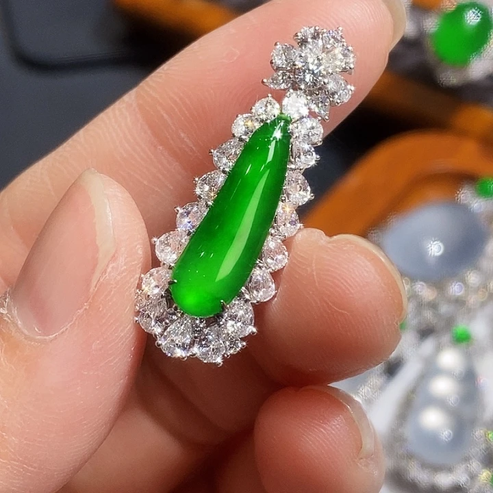 吊坠(不含链)18K金镶嵌翡翠