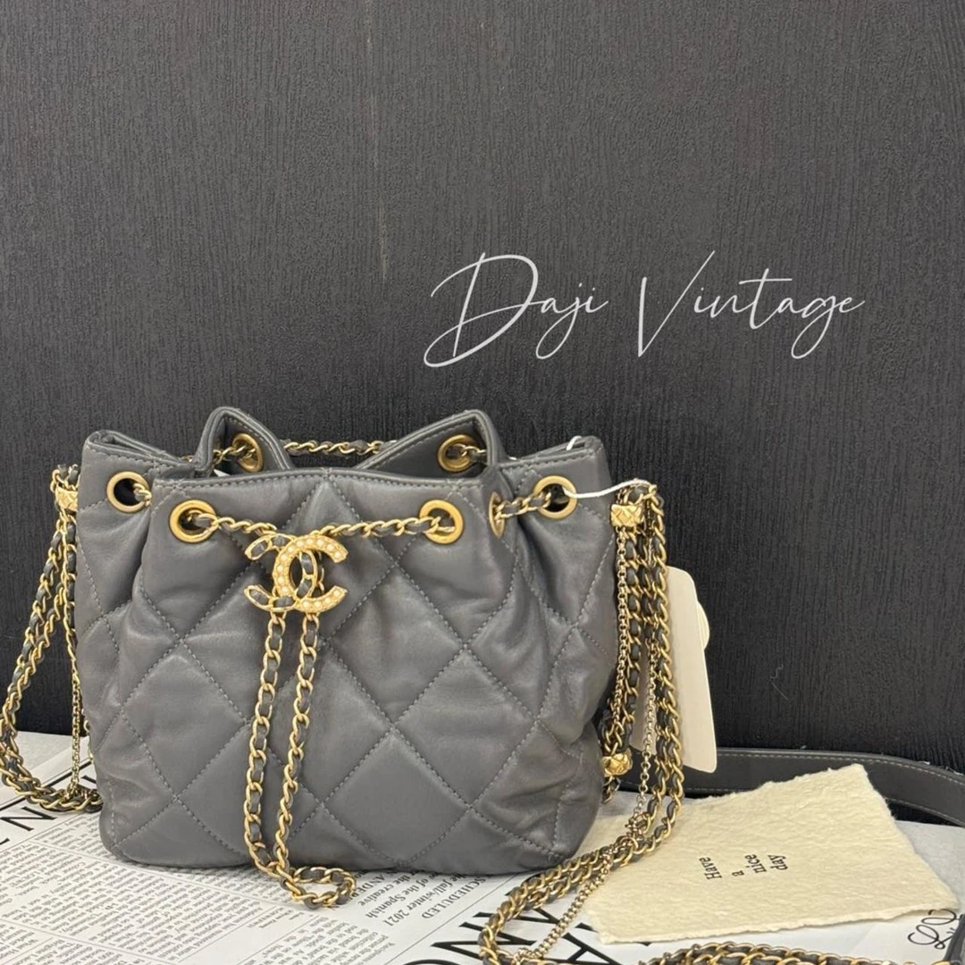 大吉中古/CHANEL香奈儿灰色鸳鸯扣水桶单肩包