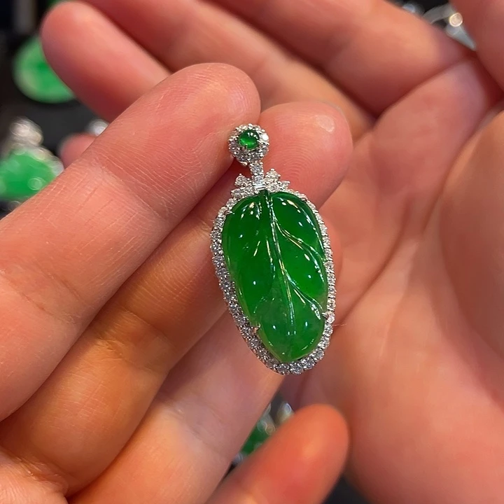 翡翠18K金镶嵌吊坠(不含链)天然缅甸翡翠A货