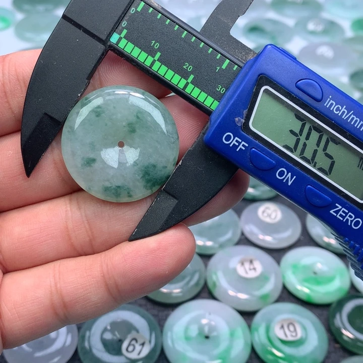 翡翠颈饰未镶嵌缅甸天然A货翡翠