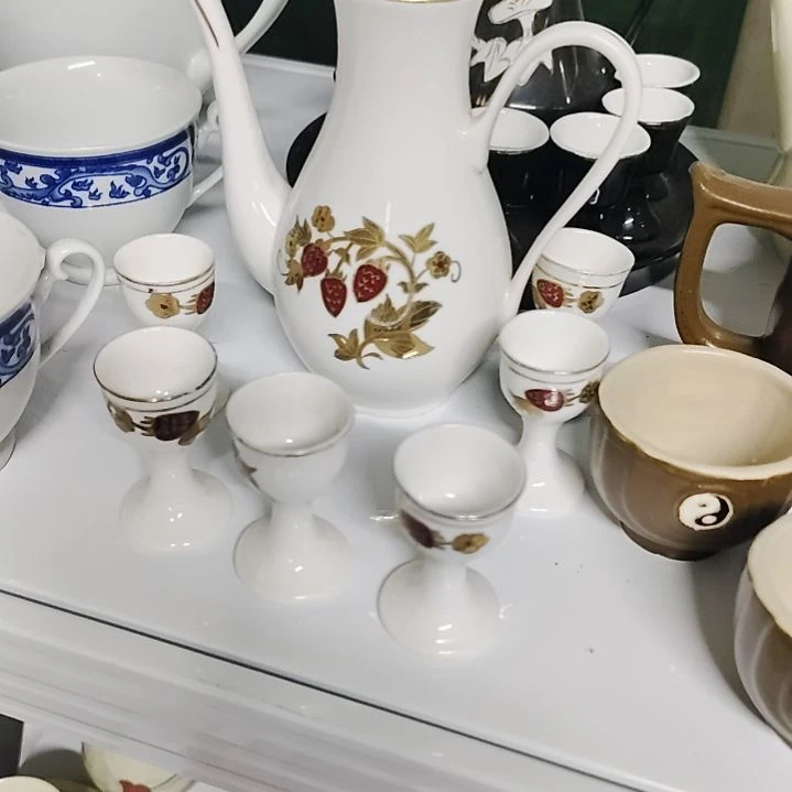 瓷片五厂，七厂各种摆件，瓷片，均有瑕疵！