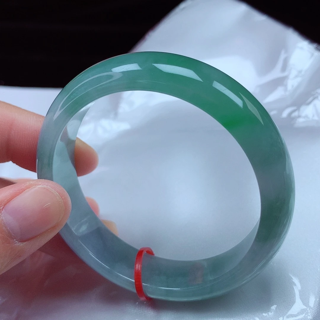 翡翠手镯未镶嵌54圈