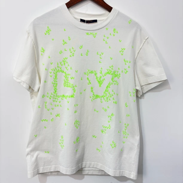 99新 LouisVuitton/路易威登  Lv刺绣飞机短袖 尺码：M