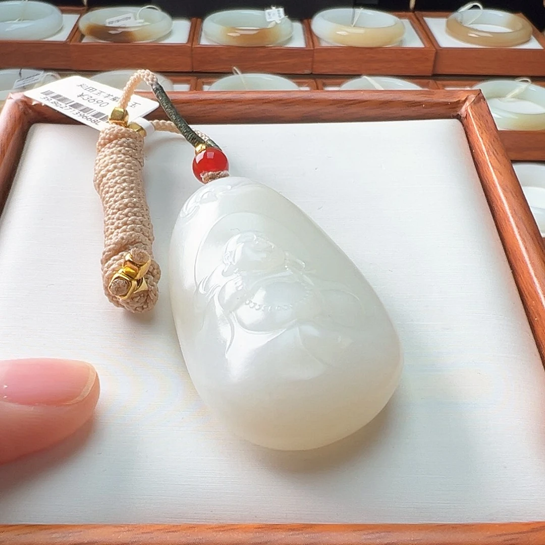 和田玉颈饰未镶嵌