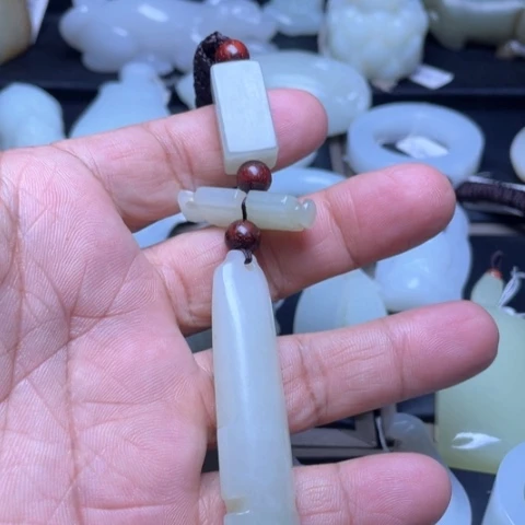 和田玉未镶嵌吊坠(不含链)