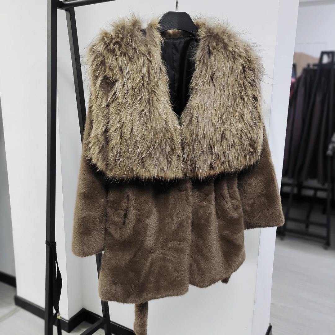 LEDS 22220 冬季新款大毛领设计师款外套